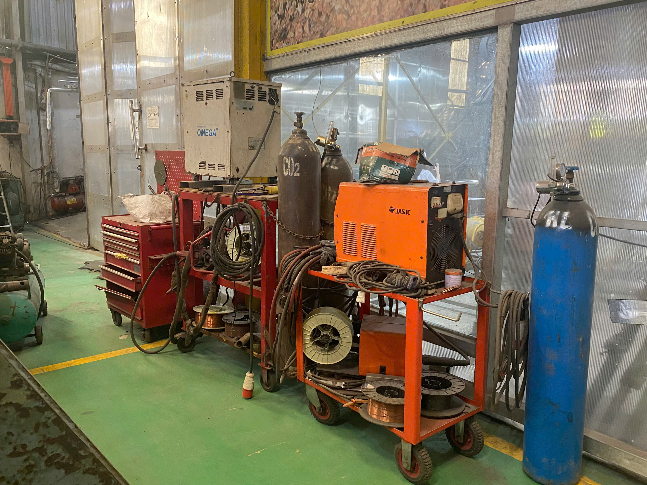 Welding machine 2.jpg